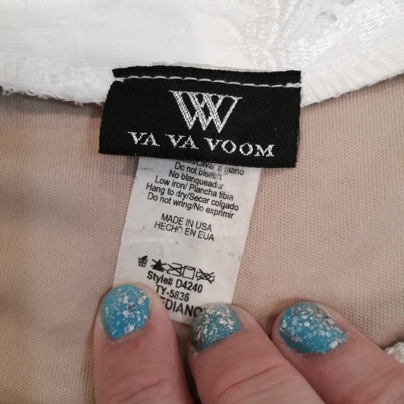 Va Va Voom White Eyelet Off Shoulder Dress size Medium - Picture 5 of 12